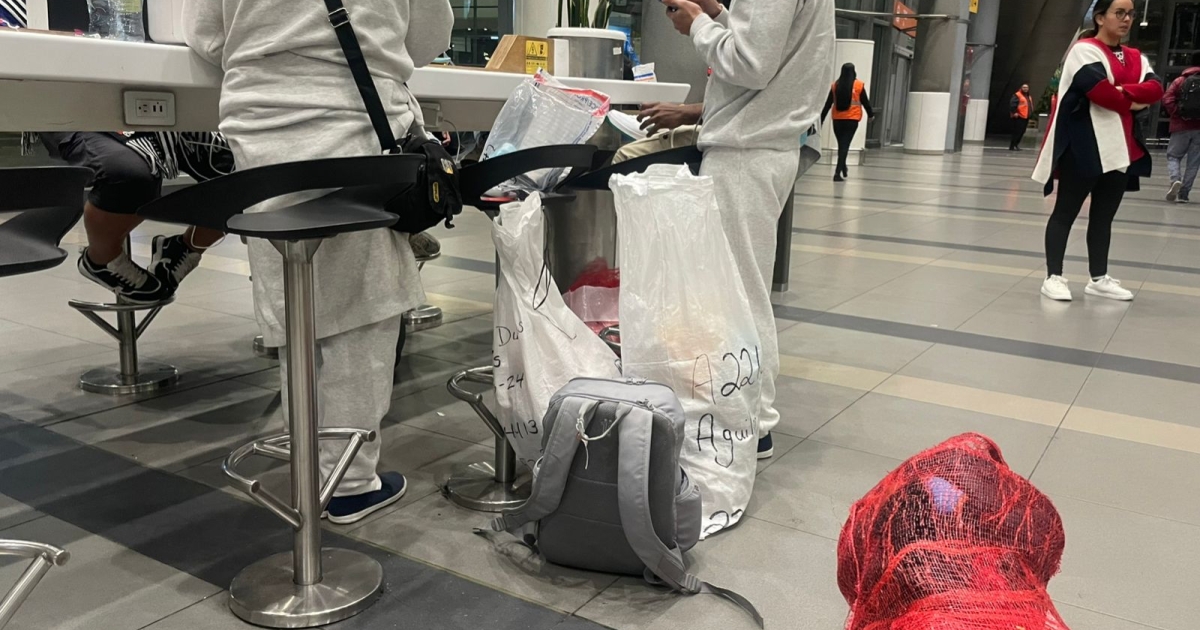 Colombianos deportados denuncian maltratos en EEUU