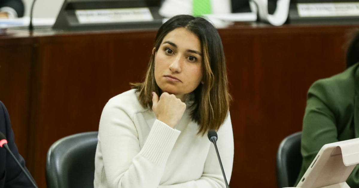 Exempleada de Sarabia exige indemnización