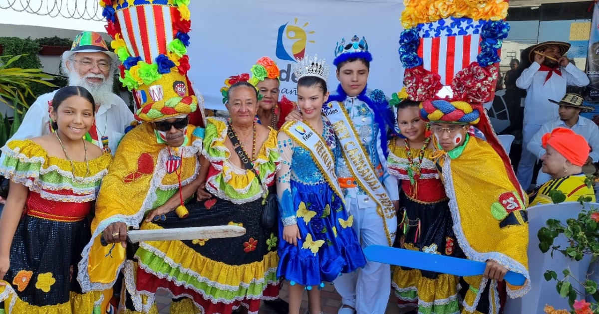 Fides celebra 15 años integrando su población al Carnaval