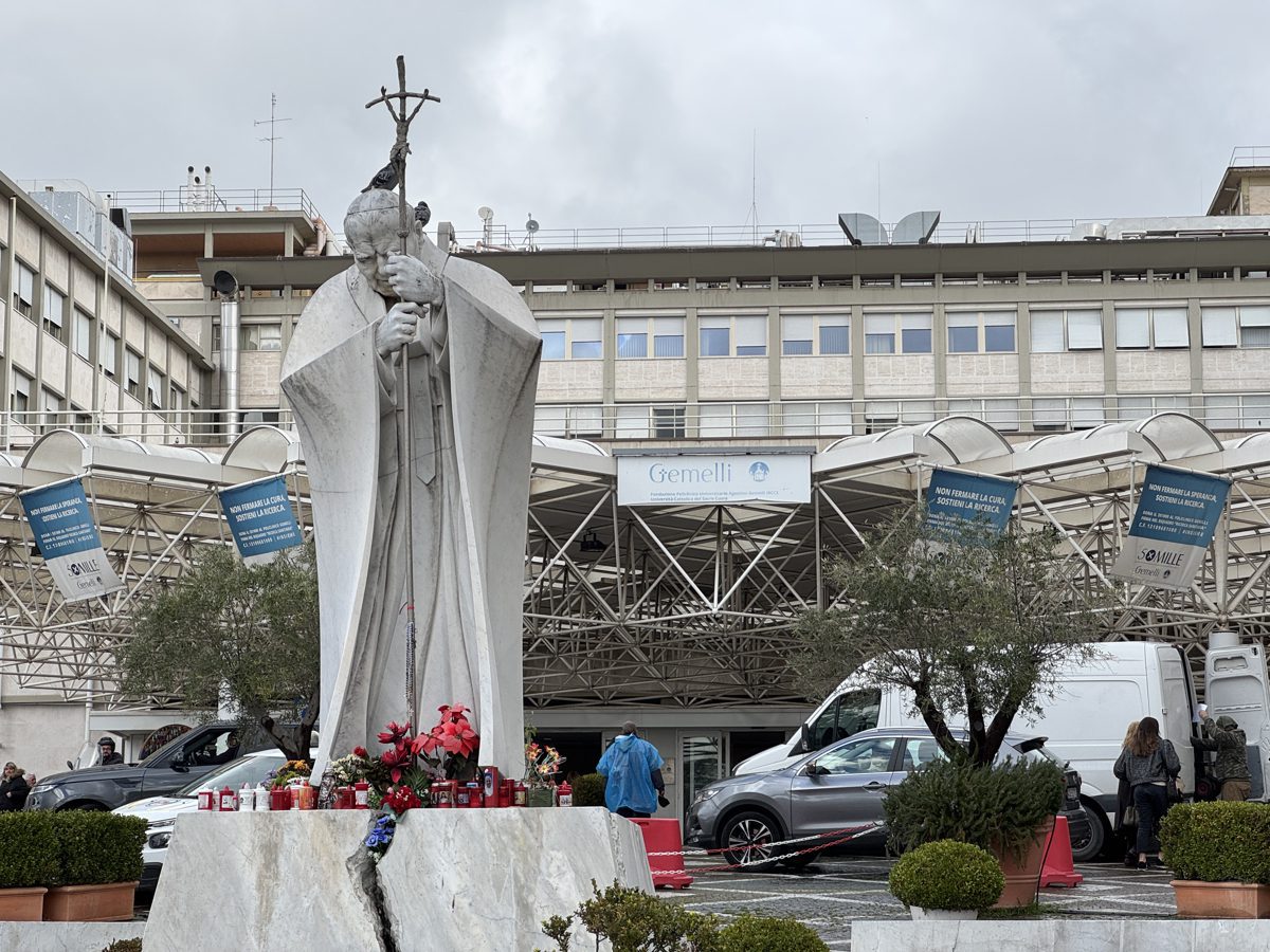 Hospitalizan al Papa por una infección en las vías respiratorias