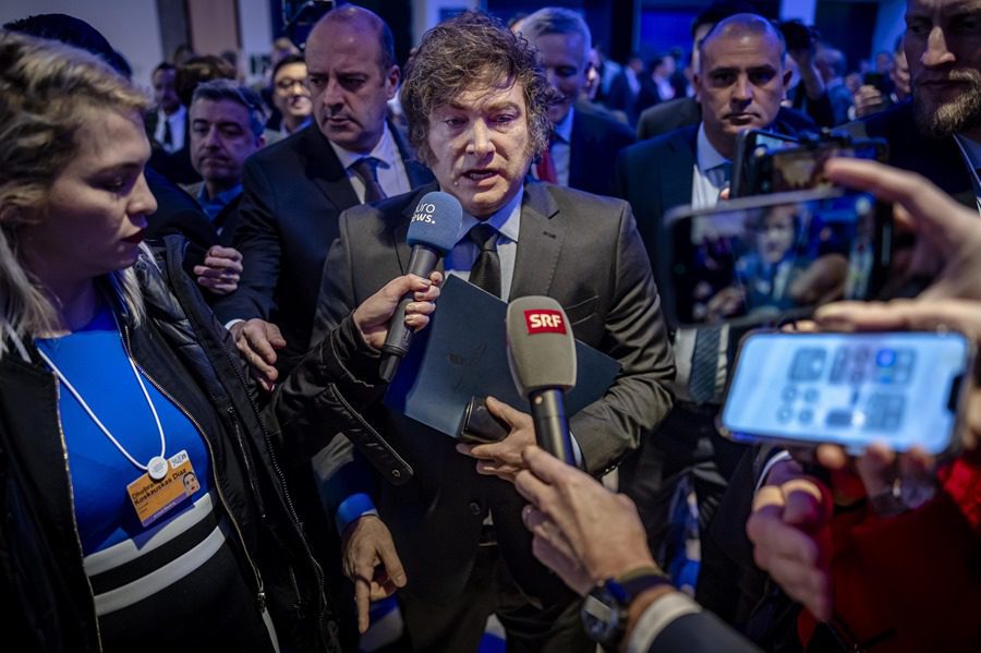 Oficina Anticorrupción argentina investigará a Milei y su gabinete por el "criptofiasco"