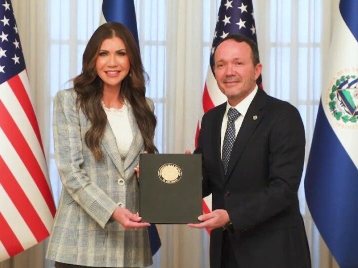 Estados Unidos y El Salvador firman el Acuerdo de Historia de la Historia Fugitiva
