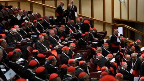 Dos cardenales ausentes por razones de salud