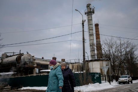 Atrapar criminales en Rusia que intentaron enviar drogas a la prisión con un gato