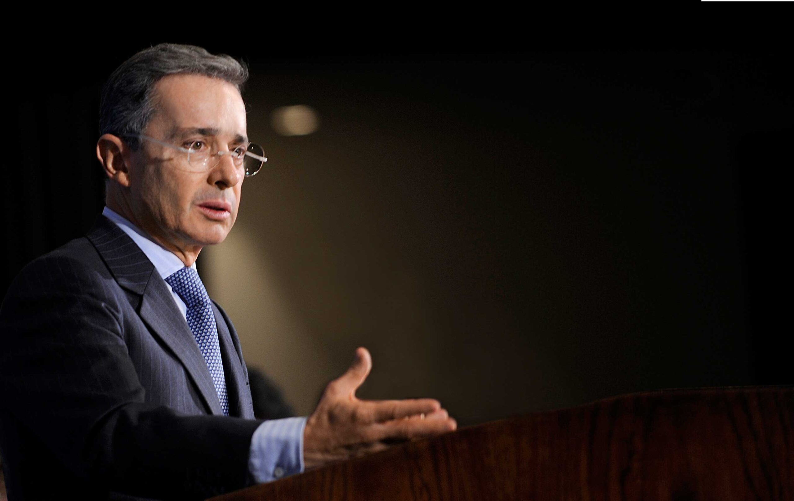 El tribunal se negó a suspender la medida de la casa a la prisión de Álvar Uribe