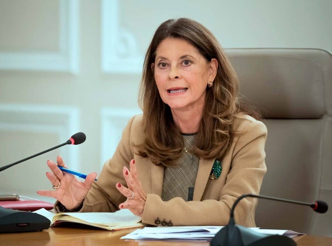 Marta Lucía Ramírez ha cuestionado el despliegue militar en la frontera y tiene miedo al conflicto entre el venezolano y el colombiano