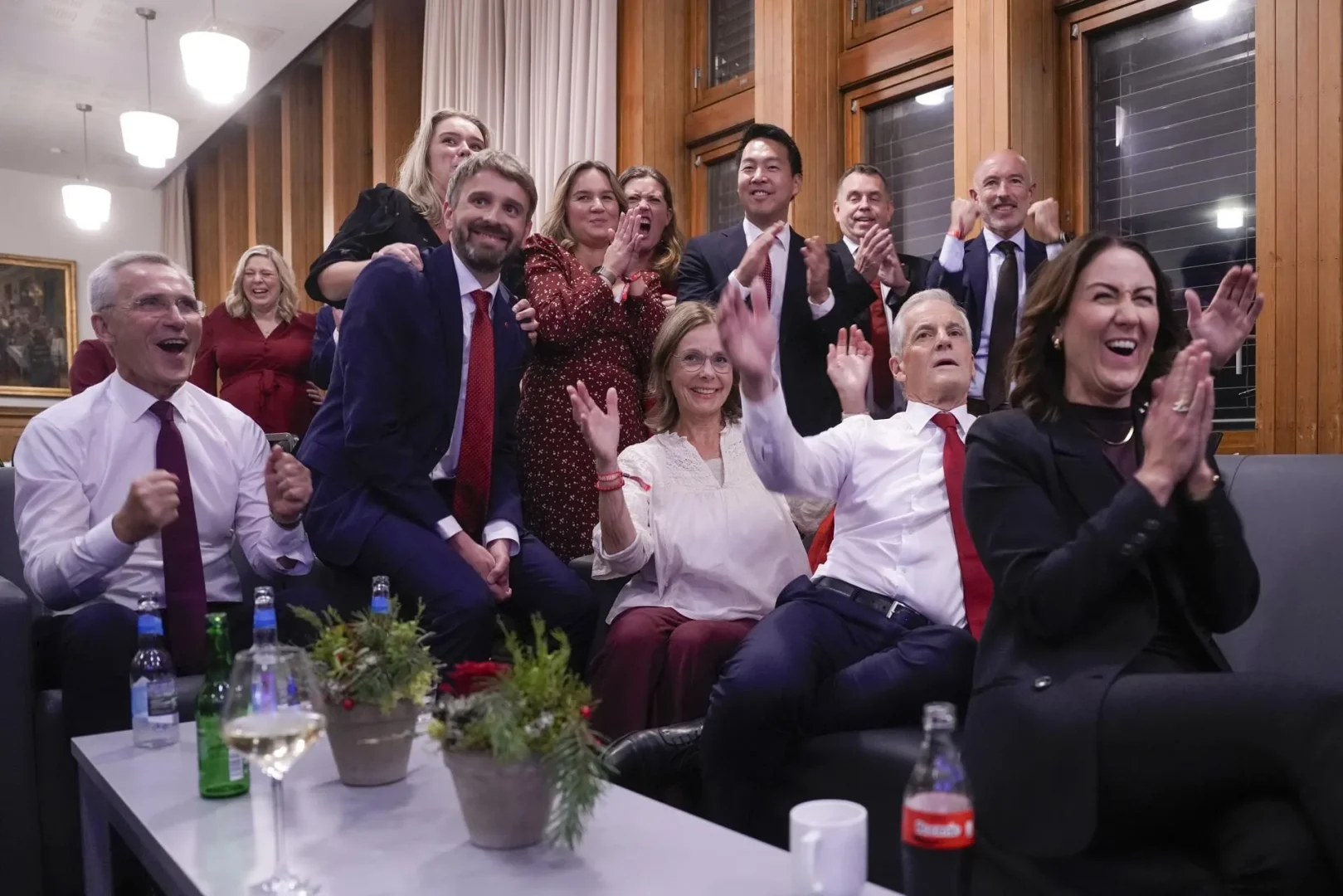 El bloque del gobierno de la izquierda gana las elecciones legislativas noruegas, observando el 54 % de los votos con cuidado