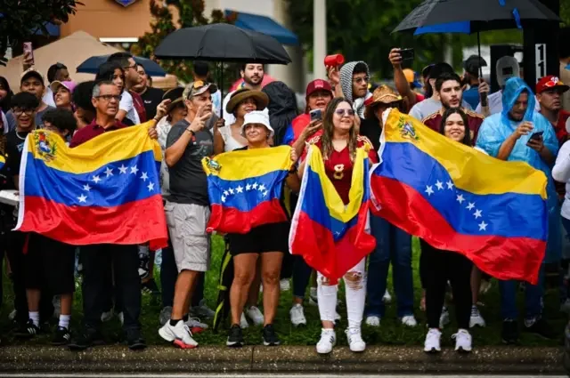 El gobierno de Trump anuncia que eliminarán a TPS otorgados en 2021 por más de 250,000 venezolanios en los Estados Unidos.