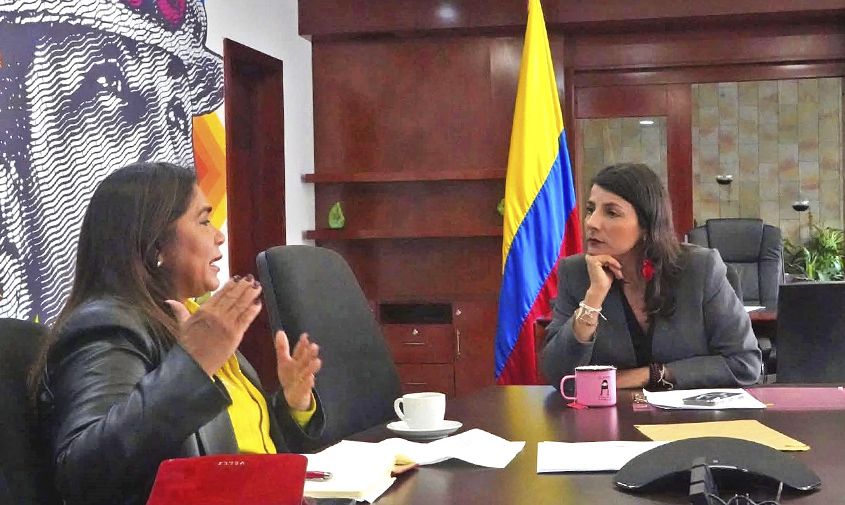 MinAmbiente alista mesas técnicas en San Andrés para enfrentar erosión, residuos y transición energética